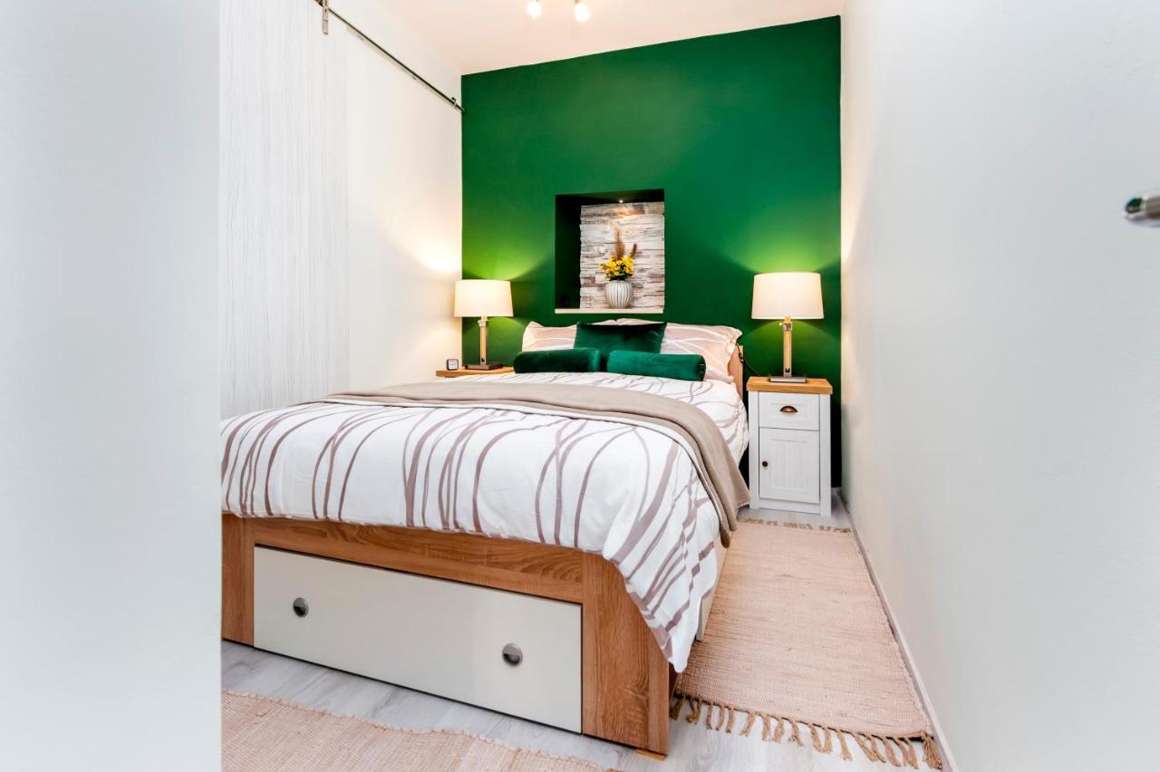 Bella Campagna - Luxury Two Bedroom Apartment Rovinj Exterior foto